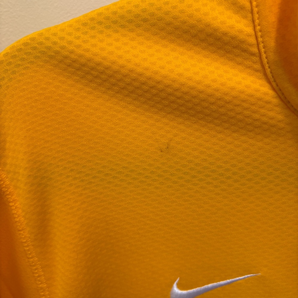 NWT Men’s University of Minnesota Nike Quarter-Zip Pullover - Picture 6 of 6